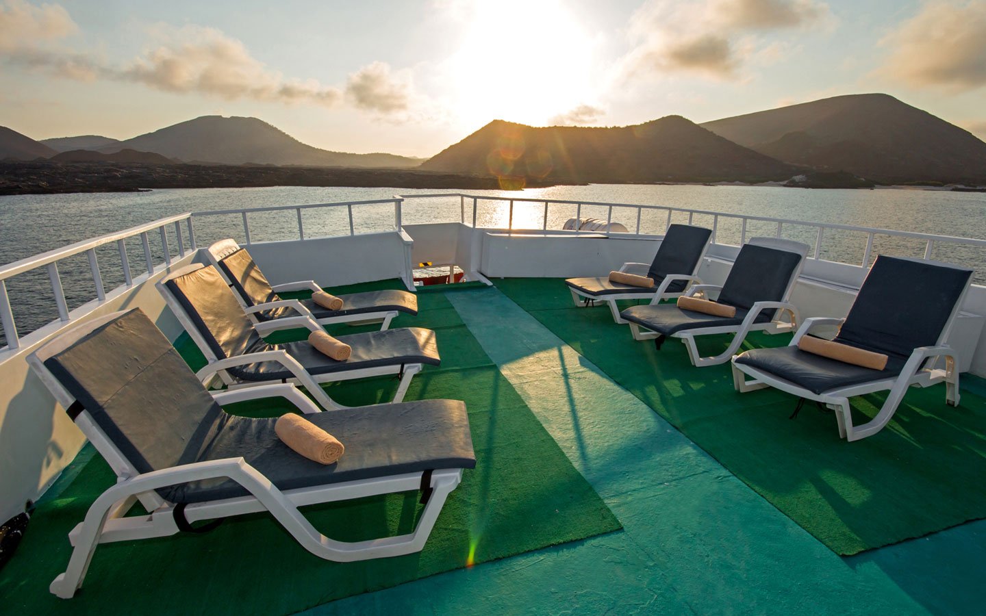 Yolita II Yacht, Galapagos