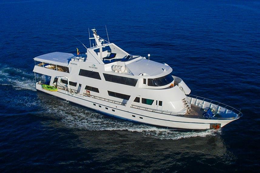 Blue Spirit Yacht, Galapagos